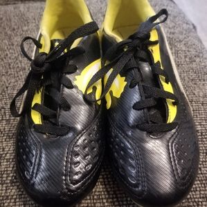 Boys cleats